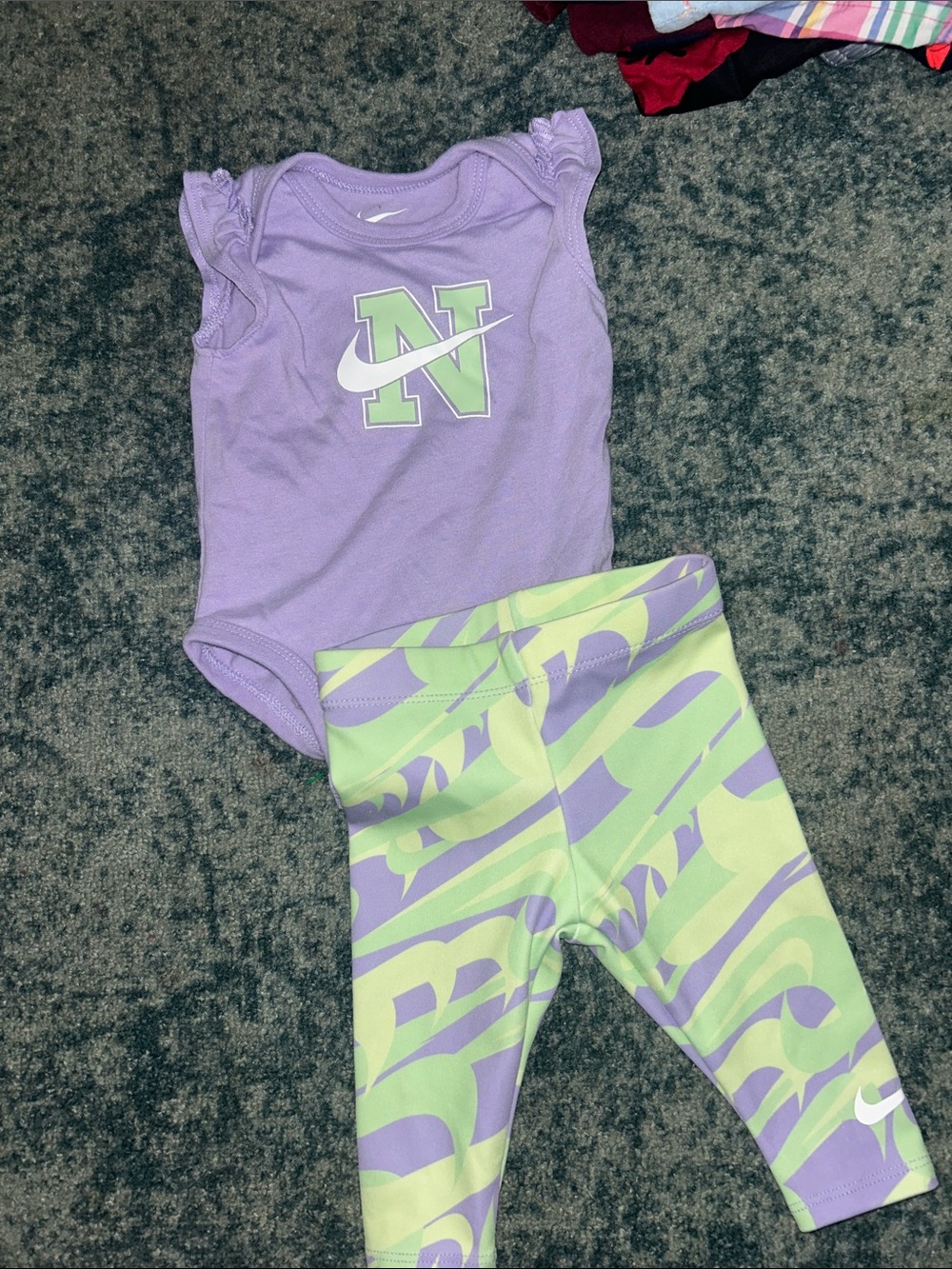 Nike Girls Lavender and Lime Matching Set - Bodysuit & Leggings - Picture 2 of 2